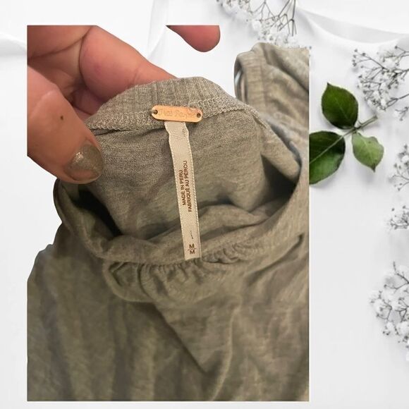 Grey Medium Free People Off The Shoulder Crop Longsleeve With Bell Sleeve - Picture 2 of 4